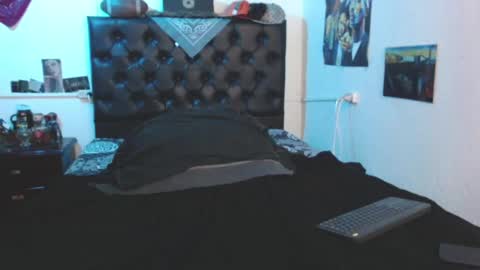 Snapshot of brad_hot_boy chatting on February 12, 5:37 pm brad hot boy online show from February 12, 5:37 pm