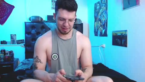 Snapshot of brad_hot_boy chatting on December 14, 3:36 pm brad hot boy online show from December 14, 3:36 pm