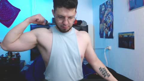 Snapshot of brad_hot_boy chatting on January 28, 3:14 pm brad hot boy online show from January 28, 3:14 pm