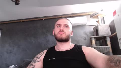 Snapshot of brad_pittfall chatting on October 22, 8:18 am ask me online show from October 22, 8:18 am