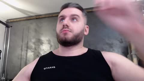 Snapshot of brad_pittfall chatting on February 13, 12:00 pm ask me online show from February 13, 12:00 pm