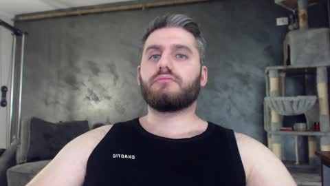 Snapshot of brad_pittfall chatting on December 24, 7:55 pm ask me online show from December 24, 7:55 pm