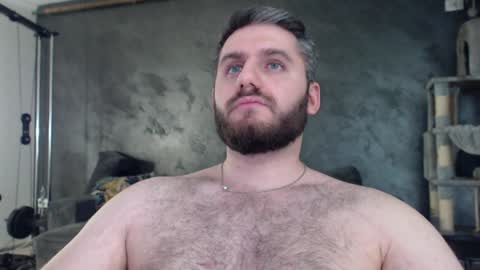 Snapshot of brad_pittfall chatting on December 26, 8:00 pm ask me online show from December 26, 8:00 pm