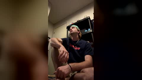 braden_thompson2012 online show from April 16, 4:45 am