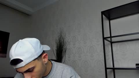 BrandonTateX online show from December 4, 12:25 pm