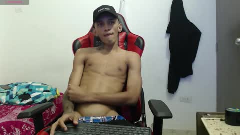 Snapshot of brayan_chevignon chatting on October 24, 2:02 am brayan_chevignon online show from October 24, 2:02 am
