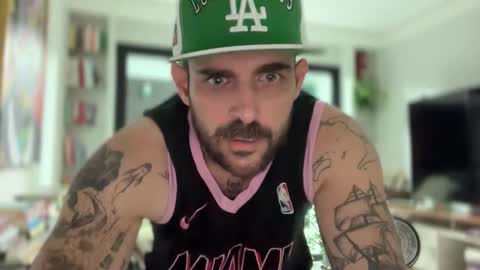 LostAndFoundinBrazil online show from December 23, 6:33 am