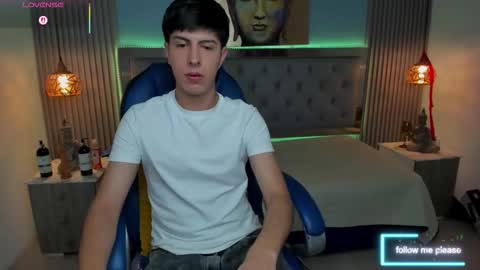 Esteban online show from November 19, 3:06 am