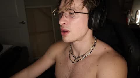 brentonverde online show from January 29, 1:37 am