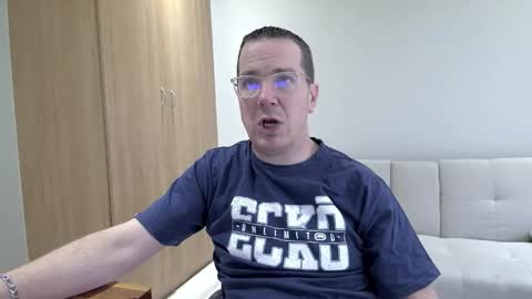 Snapshot of brettdj chatting on September 26, 2:04 pm Brett online show from September 26, 2:04 pm