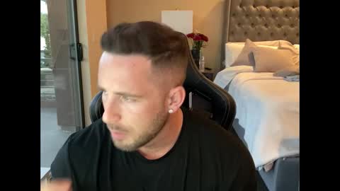 Brett Mycles online show from February 22, 1:33 am