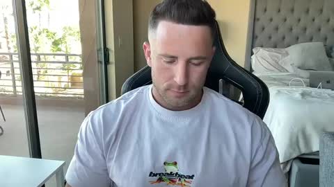 Brett Mycles online show from February 27, 11:15 pm