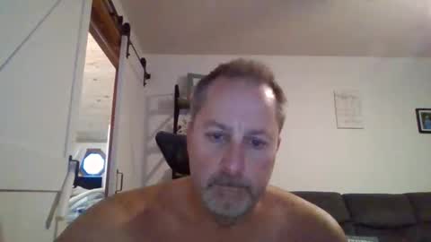 hey online show from November 17, 8:56 pm