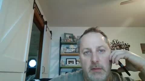 hey online show from December 10, 3:55 pm