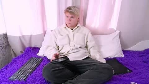 brian_mils online show from March 9, 11:15 am