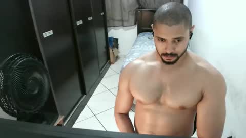 Snapshot of brianaries chatting on February 25, 4:35 am brianaries online show from February 25, 4:35 am