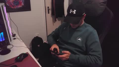 Snapshot of britishbigdick_ chatting on September 22, 6:07 pm britishbigdick_ online show from September 22, 6:07 pm