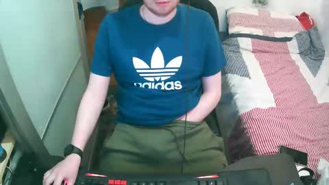 British Tom online show from February 25, 12:22 am