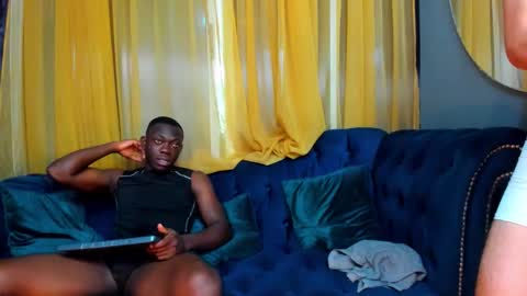 Oliver  Kairo online show from November 27, 2:54 pm