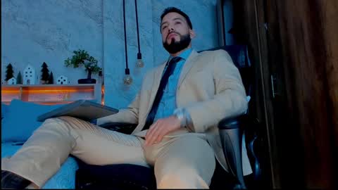 Andres Suarez online show from December 11, 2:06 pm