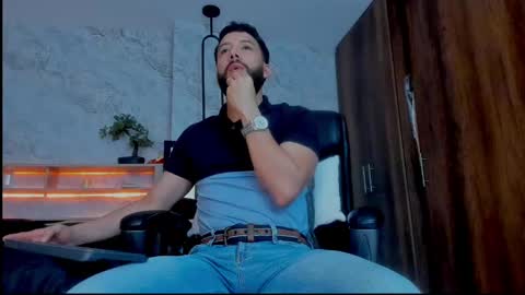 Andres Suarez online show from March 2, 2:08 am