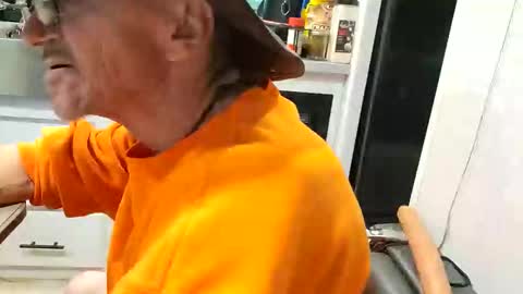 Steve... aka SkinnieDippin aka TimberTramp online show from September 30, 9:07 pm