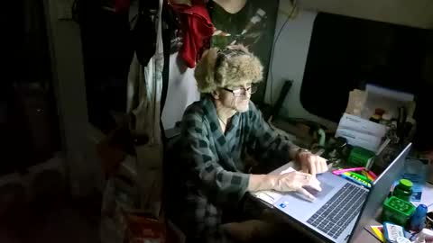 Steve... aka SkinnieDippin aka TimberTramp online show from June 8, 8:26 am