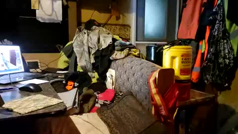 Steve... aka SkinnieDippin aka TimberTramp online show from January 16, 1:25 pm