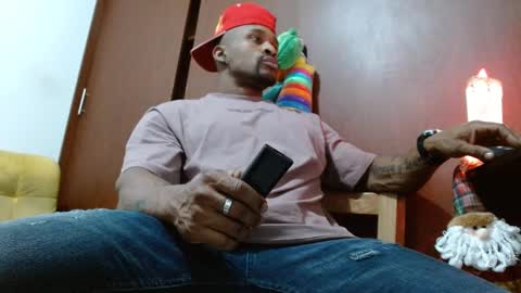 Snapshot of bryan_colen chatting on February 17, 9:08 pm Enjoy the best muscle straws   online show from February 17, 9:08 pm