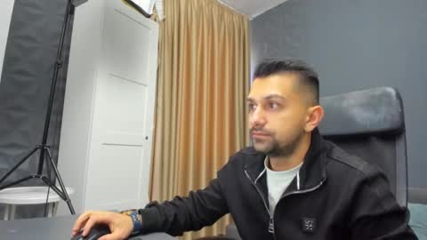 BryceReign online show from March 25, 5:33 am