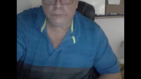 Snapshot of buddyluvzumore chatting on December 26, 12:36 am buddyluvzumore online show from December 26, 12:36 am