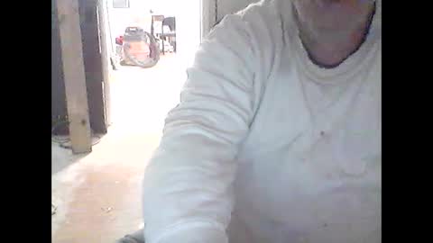 Snapshot of buddyluvzumore chatting on January 25, 7:28 am buddyluvzumore online show from January 25, 7:28 am