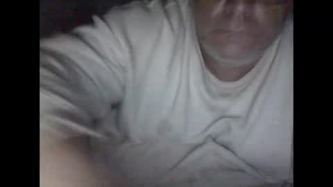 Snapshot of buddyluvzumore chatting on December 31, 8:04 am buddyluvzumore online show from December 31, 8:04 am