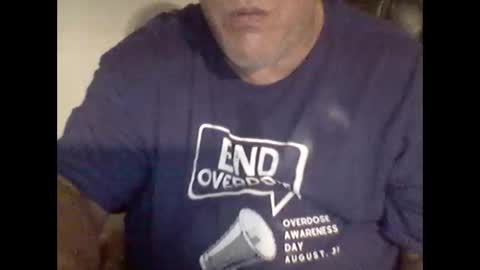 Snapshot of buddyluvzumore chatting on January 14, 4:47 am buddyluvzumore online show from January 14, 4:47 am