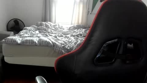 buffsexyman24 online show from March 1, 3:27 pm