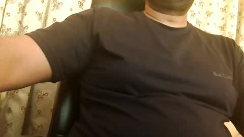 Hairy Arabian online show from April 6, 7:42 am