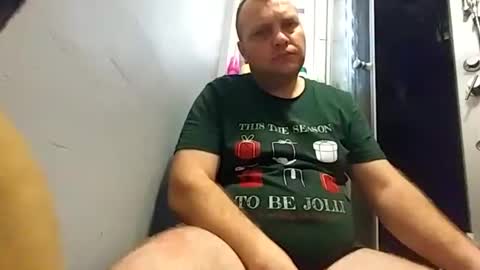 Snapshot of bury703709 chatting on December 25, 11:11 am Creazy dad online show from December 25, 11:11 am