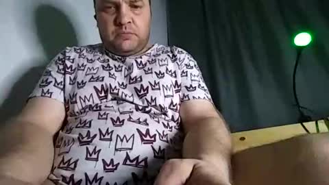 Snapshot of bury703709 chatting on February 16, 9:48 pm Creazy dad online show from February 16, 9:48 pm