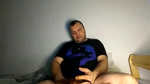 Snapshot of bury703709 chatting on January 7, 2:16 pm Creazy dad online show from January 7, 2:16 pm