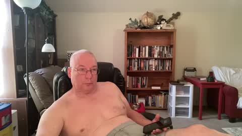 Snapshot of bustyballs100 chatting on September 26, 1:53 pm bustyballs100 online show from September 26, 1:53 pm