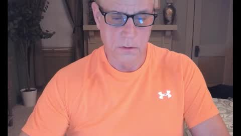 Snapshot of buttnakedfun954737 chatting on March 4, 9:40 am Miles online show from March 4, 9:40 am