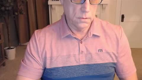 Snapshot of buttnakedfun954737 chatting on December 7, 8:55 am Miles online show from December 7, 8:55 am