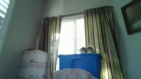 calbry82 online show from December 1, 9:51 pm