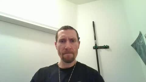 calbry82 online show from April 3, 2:41 am