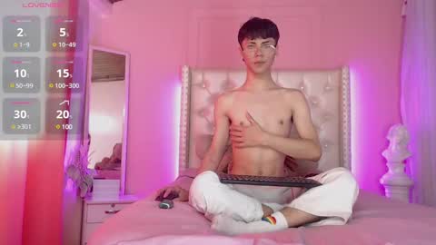 Snapshot of callum_77 chatting on February 17, 8:36 pm CALLUM online show from February 17, 8:36 pm