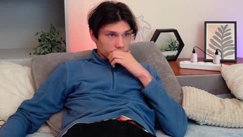 Snapshot of calvin_cay chatting on January 18, 7:37 pm Calvin online show from January 18, 7:37 pm