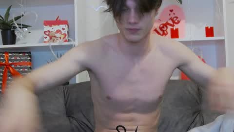 Snapshot of calvin_cay chatting on February 5, 7:53 pm Calvin online show from February 5, 7:53 pm