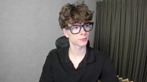 Hey I am Calvin  online show from February 8, 5:17 pm