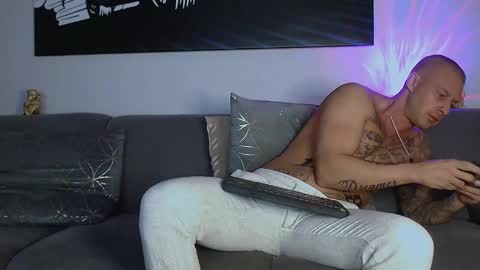 Calvin  online show from January 15, 9:41 pm