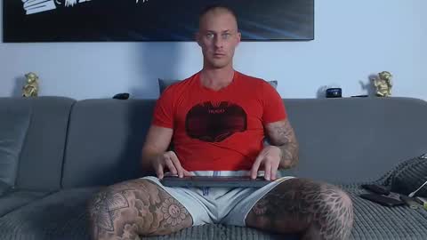 Calvin  online show from January 4, 7:44 pm